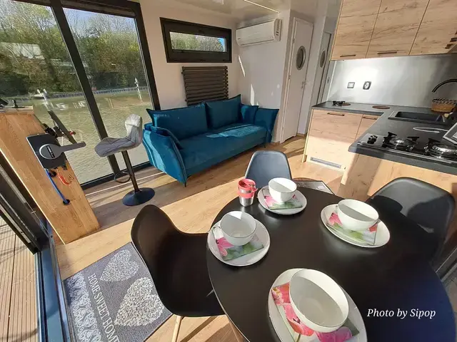 Campi 360 Houseboat