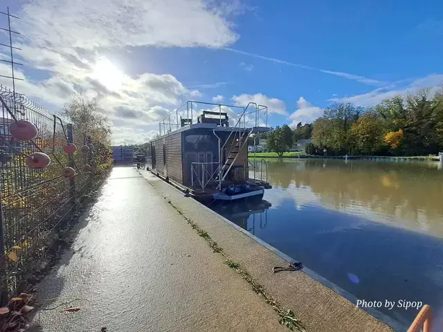 Campi 360 Houseboat