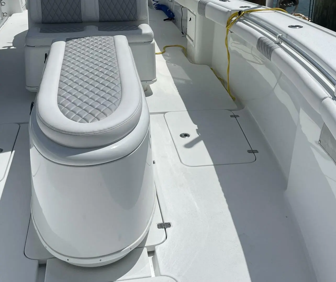 2009 Yellowfin center console