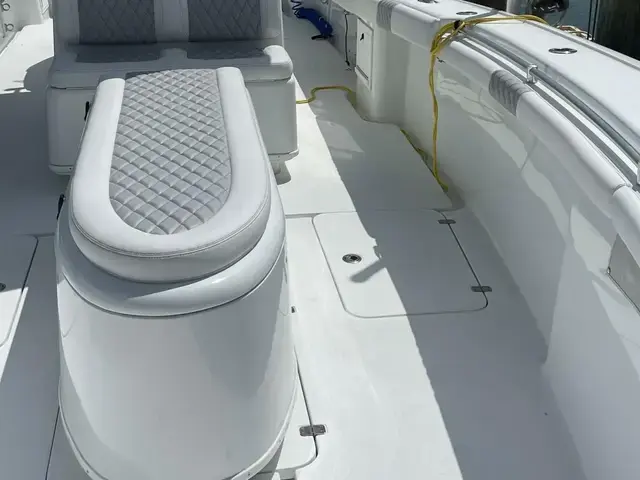 Yellowfin Center Console