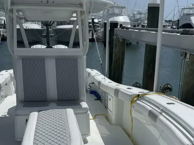 Yellowfin Center Console