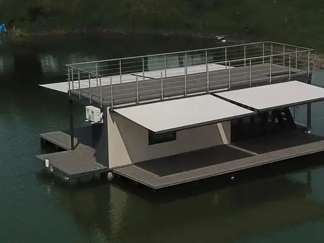 Shogun Mobile Houseboat