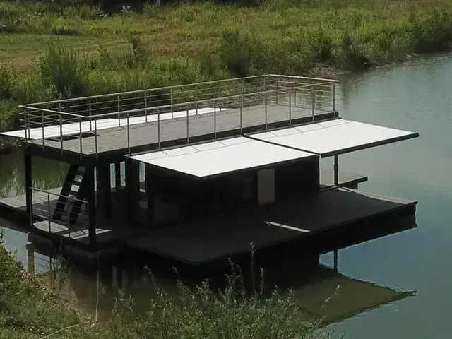 Shogun Mobile Houseboat