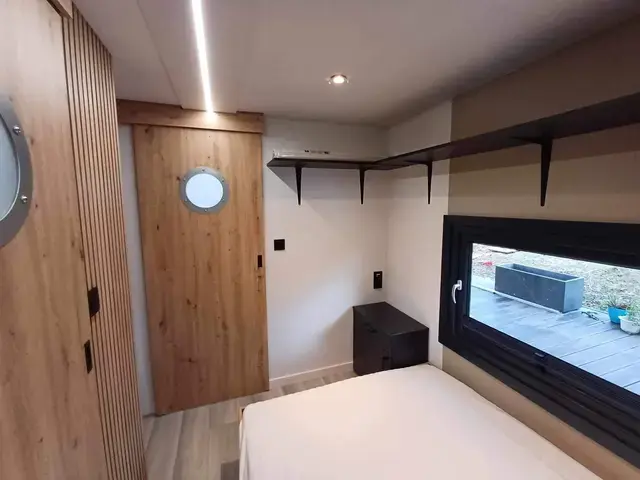 Shogun Mobile Houseboat