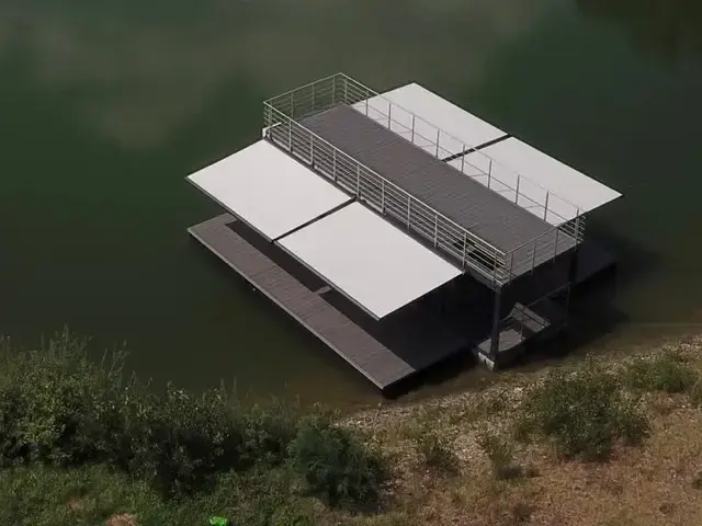 Shogun Mobile Houseboat