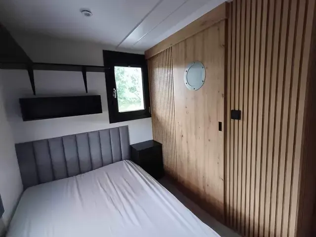 Shogun Mobile Houseboat