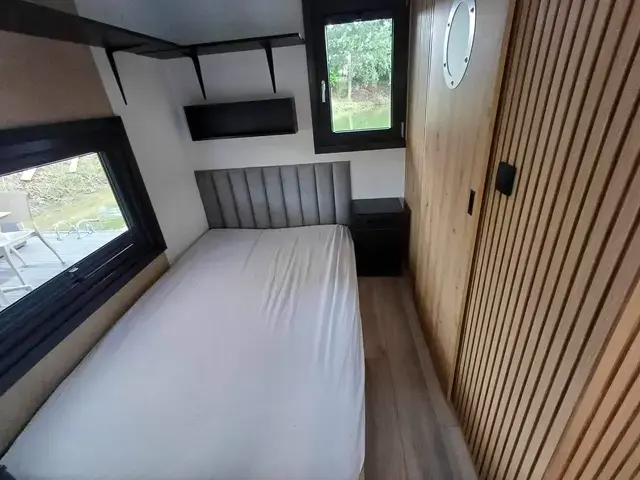 Shogun Mobile Houseboat