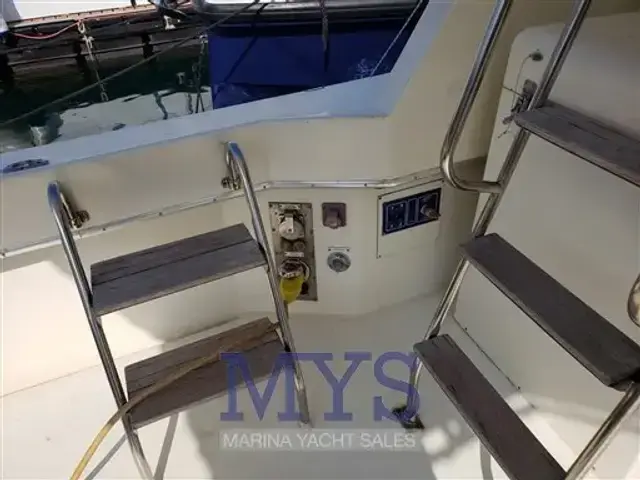 Hatteras 36 Convertible