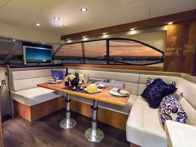 Riviera 43 Open Flybridge