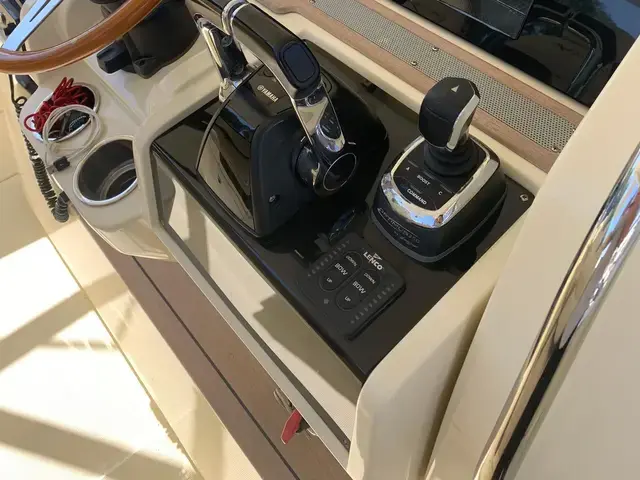 Chris Craft 34 Catalina