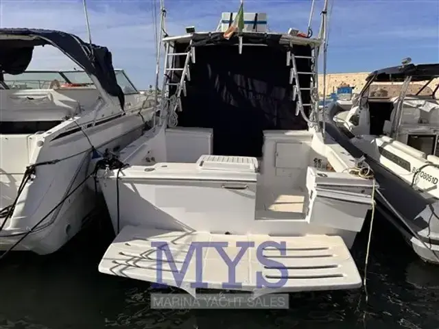 Luhrs 28 Open