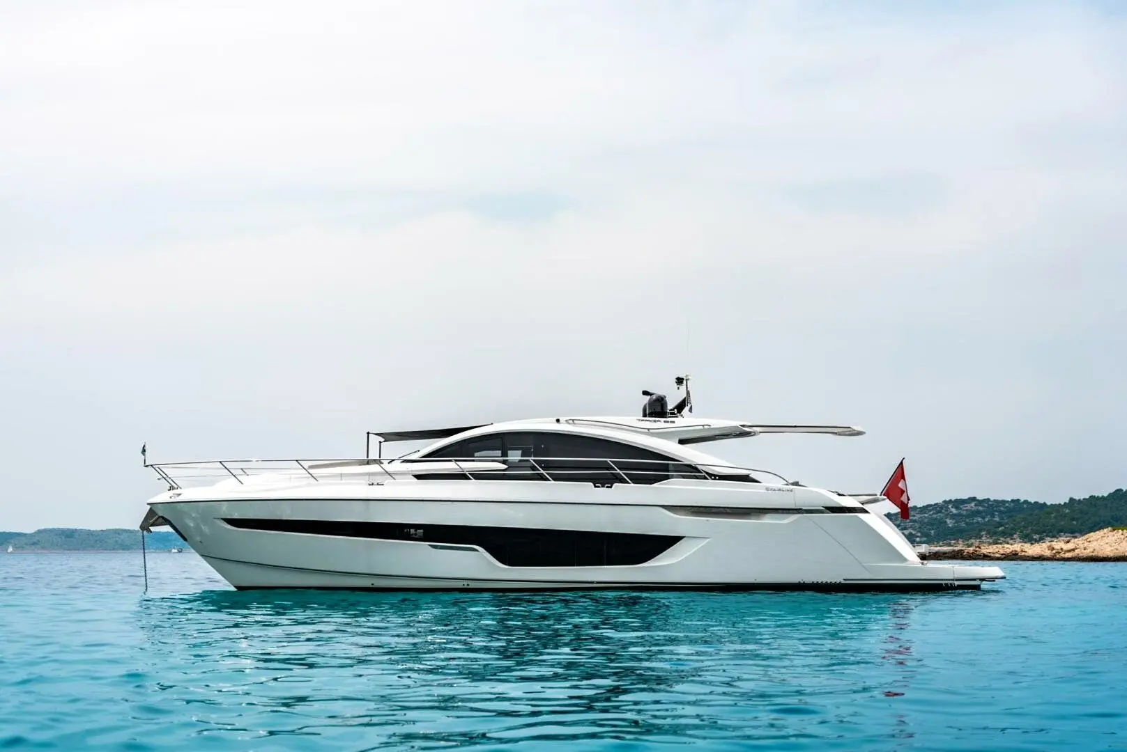 2019 Fairline 66