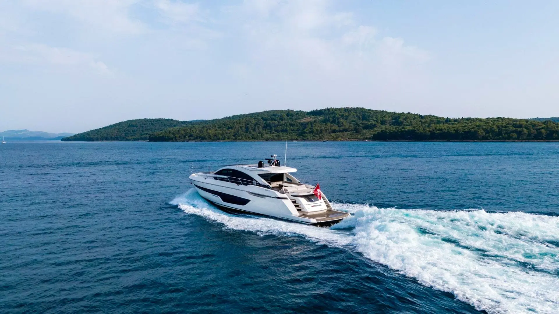 2019 Fairline 66