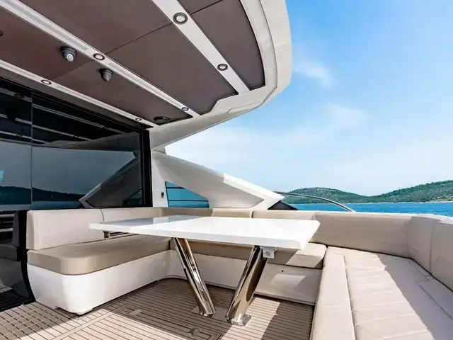 Fairline 66