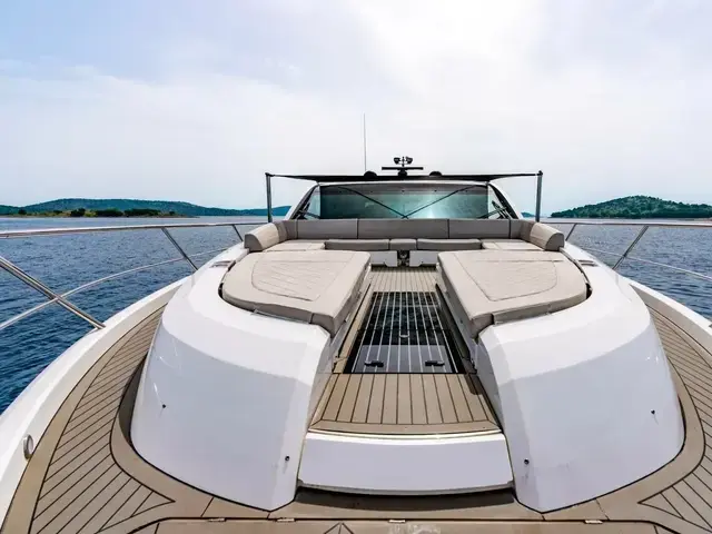 Fairline 66