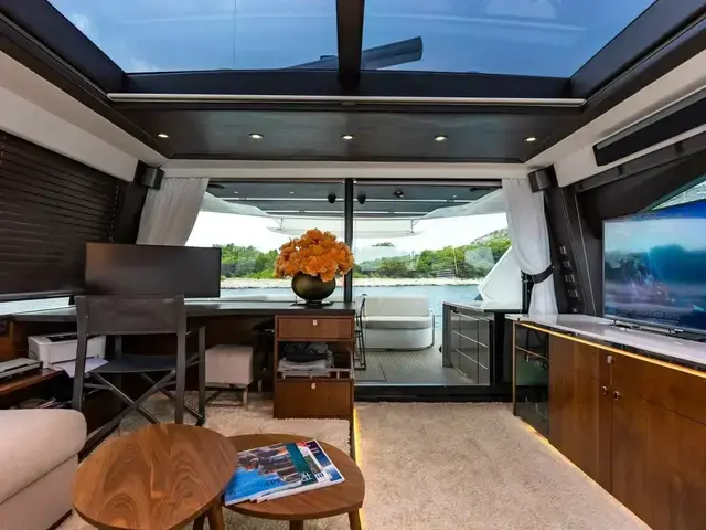 Fairline 66