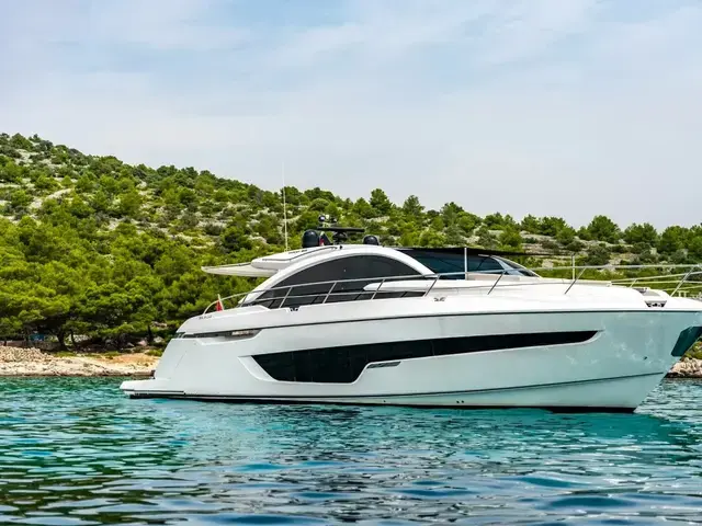 Fairline 66