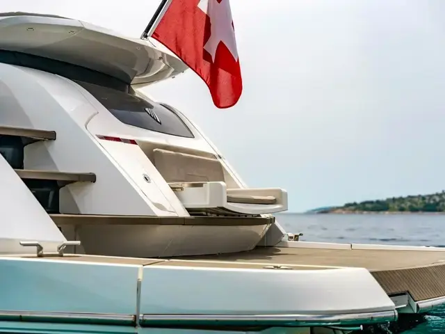 Fairline 66