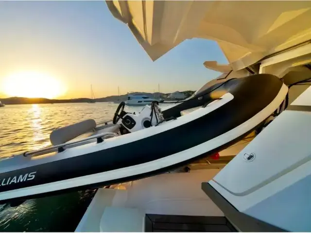 Fairline 66