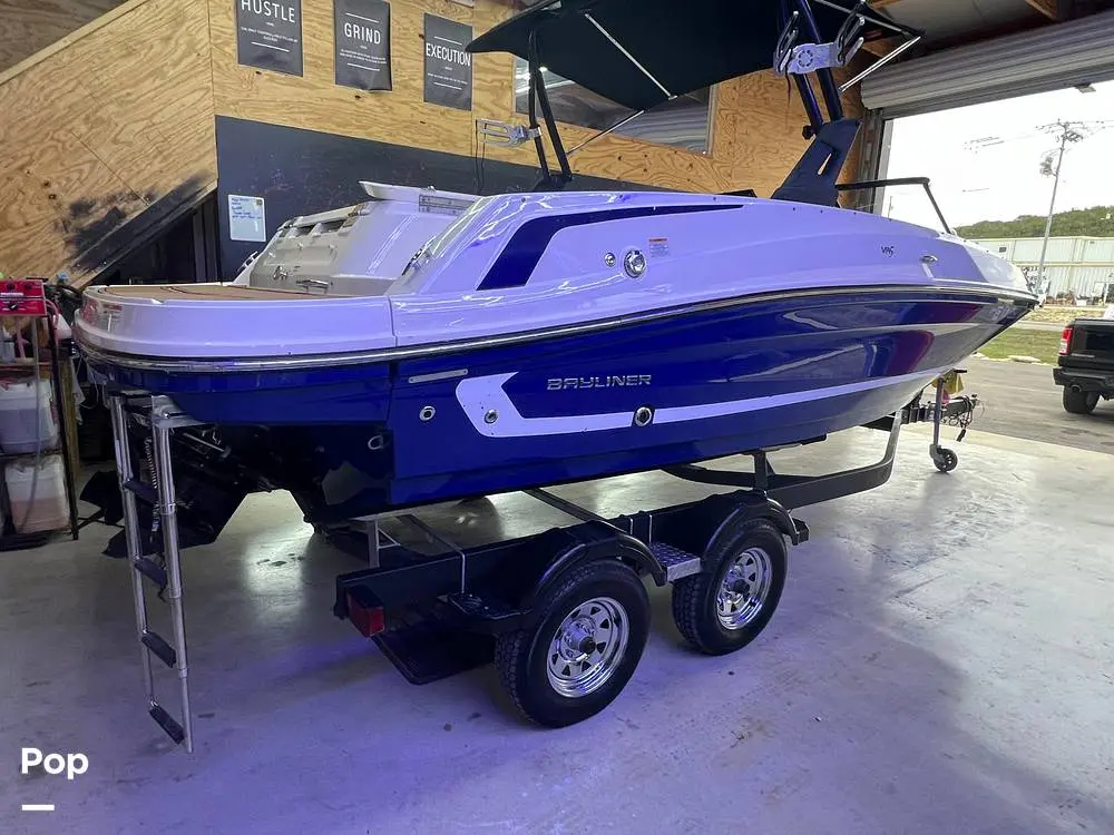 2021 Bayliner vr5