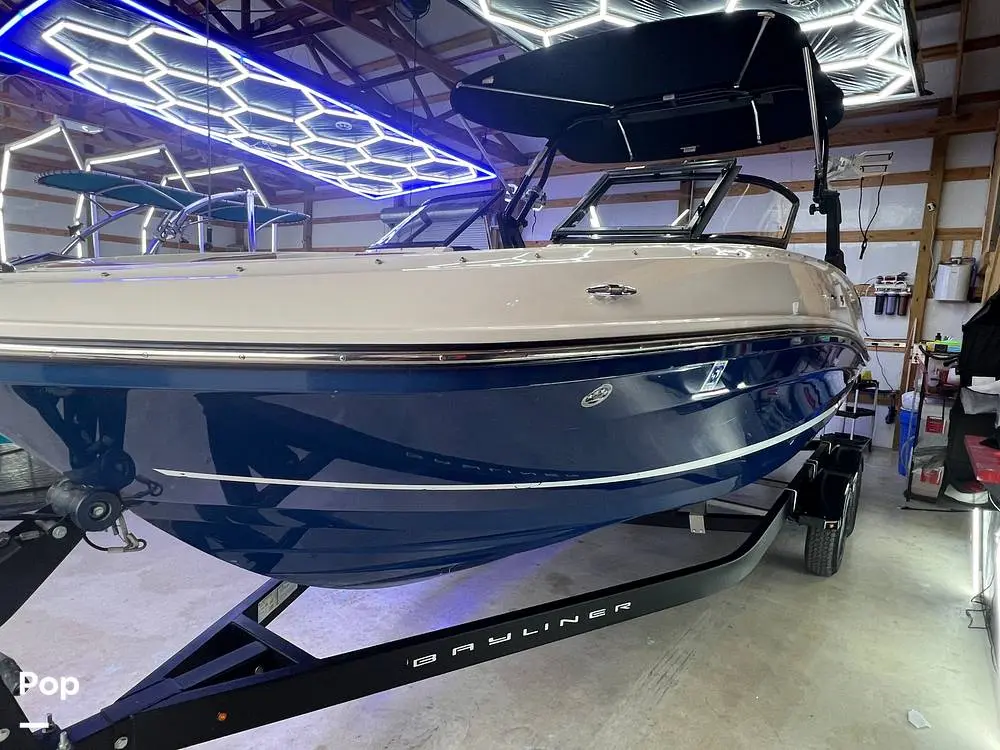 2021 Bayliner vr5