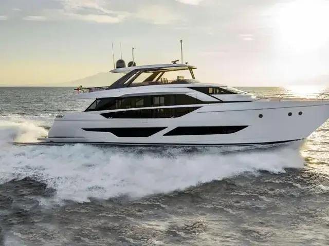 Ferretti Yachts 860