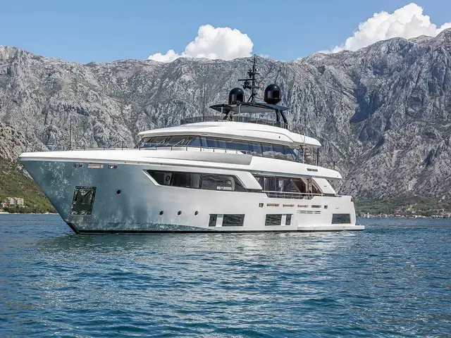 Custom Line Navetta 37 (Think Bigger)