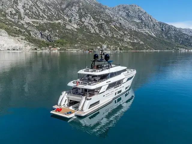 Custom Line Navetta 37 (Think Bigger)