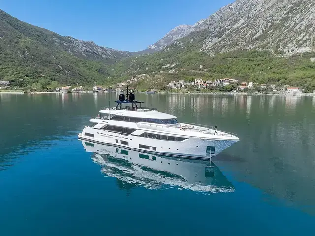 Custom Line Navetta 37 (Think Bigger)