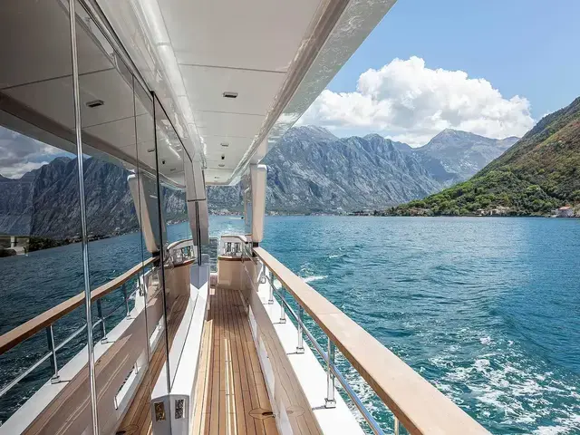 Custom Line Navetta 37 (Think Bigger)