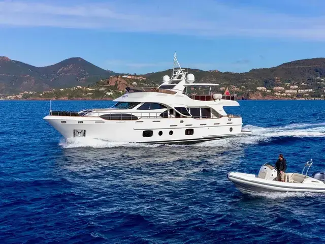 Benetti Legend 85