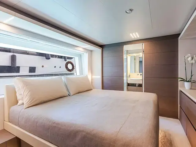 Custom Line Navetta 37 (Think Bigger)