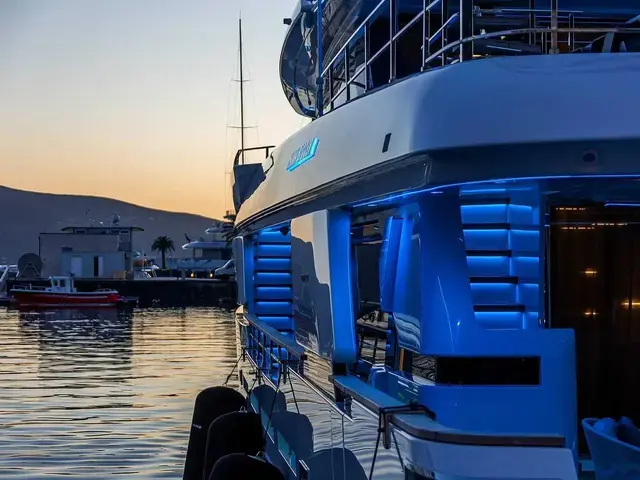 Custom Line Navetta 37 (Think Bigger)