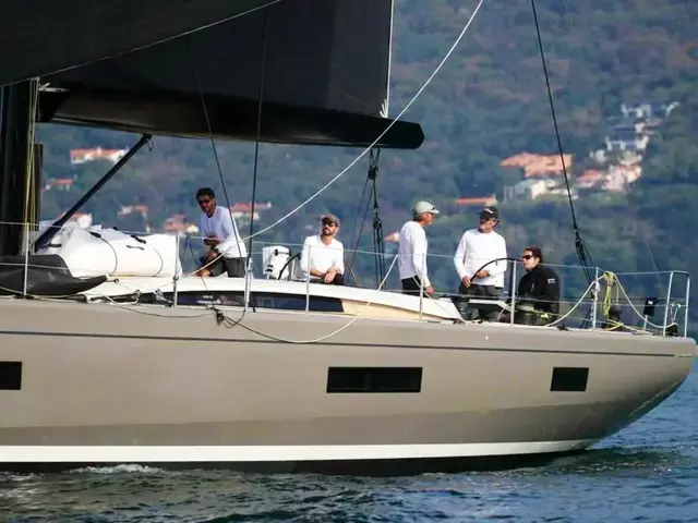 Maxi Dolphin 63