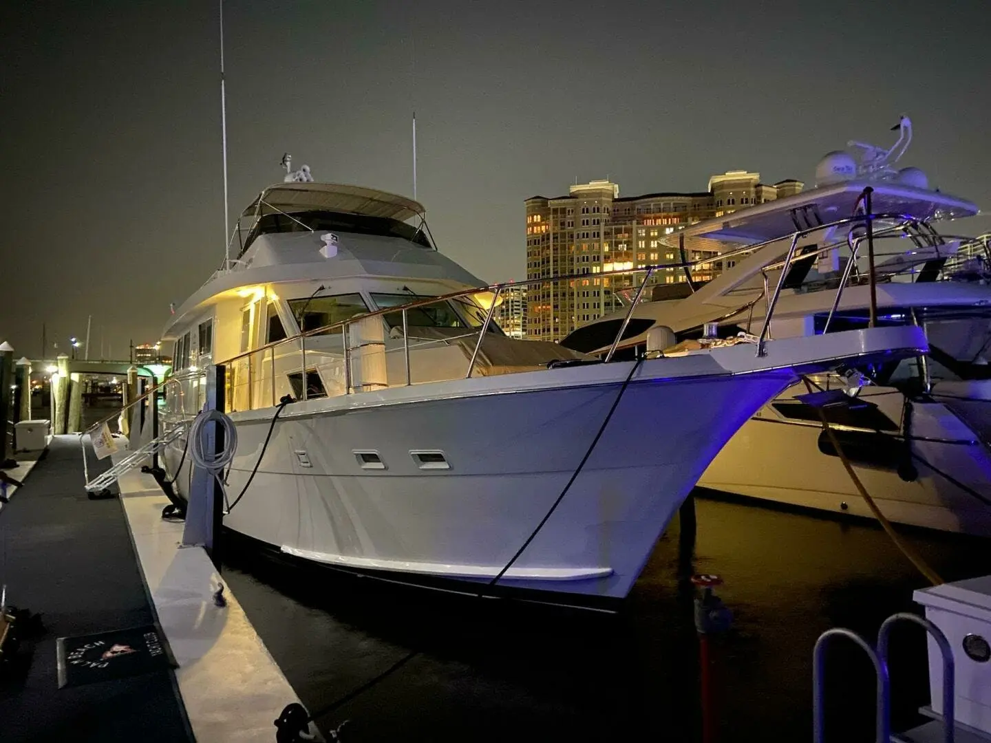 1989 Hatteras cockpit motor yacht