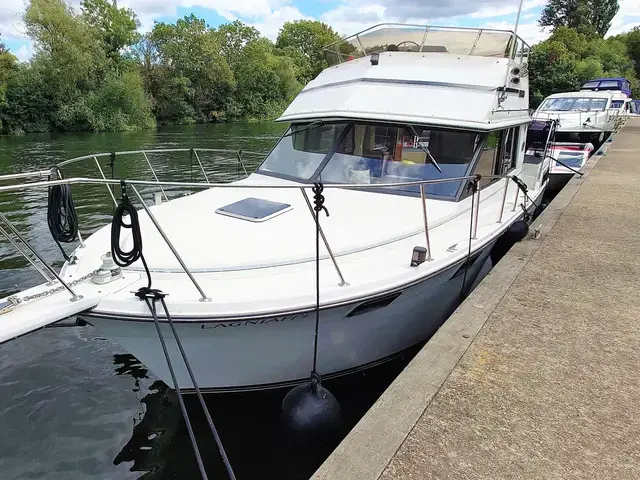 Carver 32 Aft Cabin