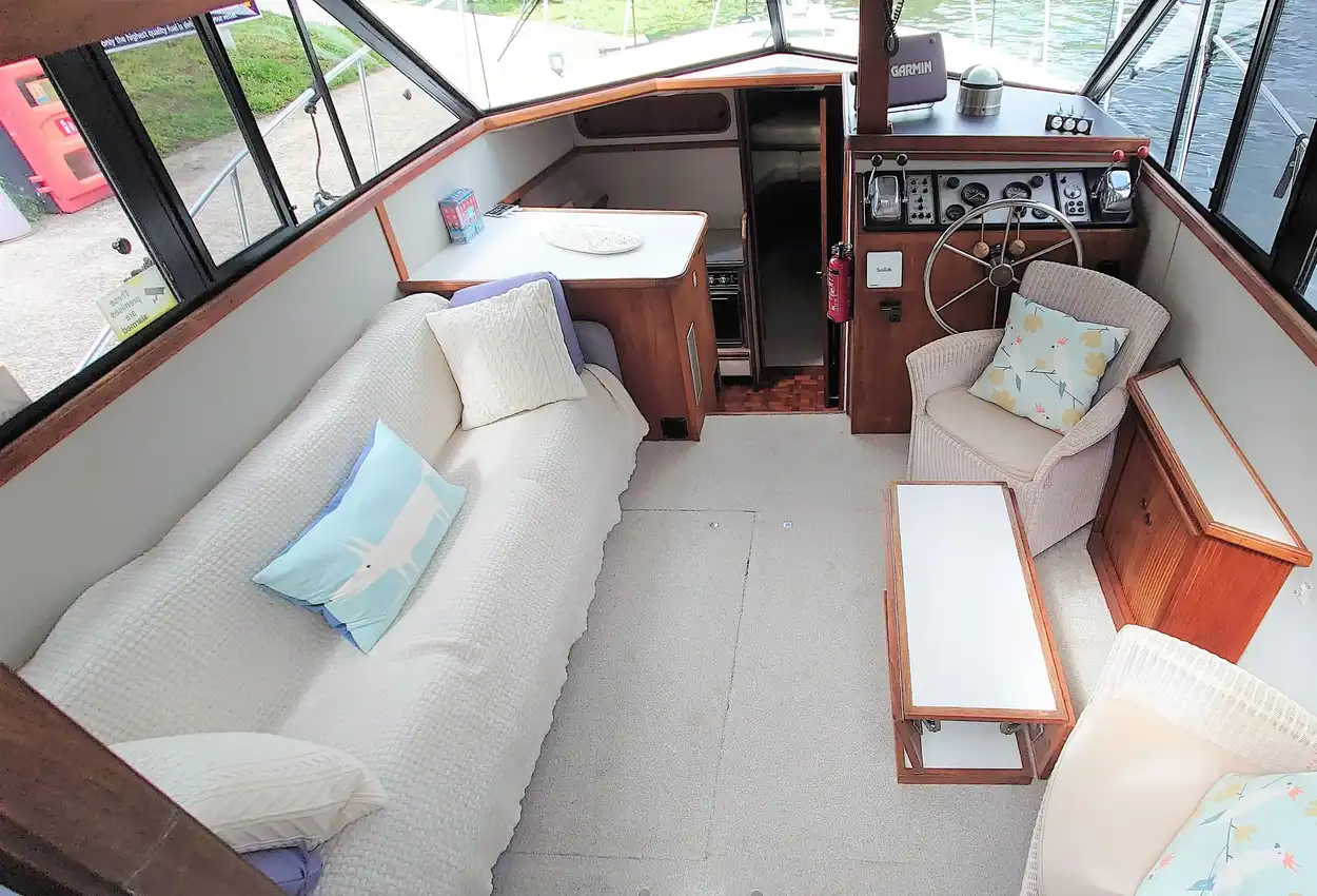 CARVER 32 AFT CABIN 1990