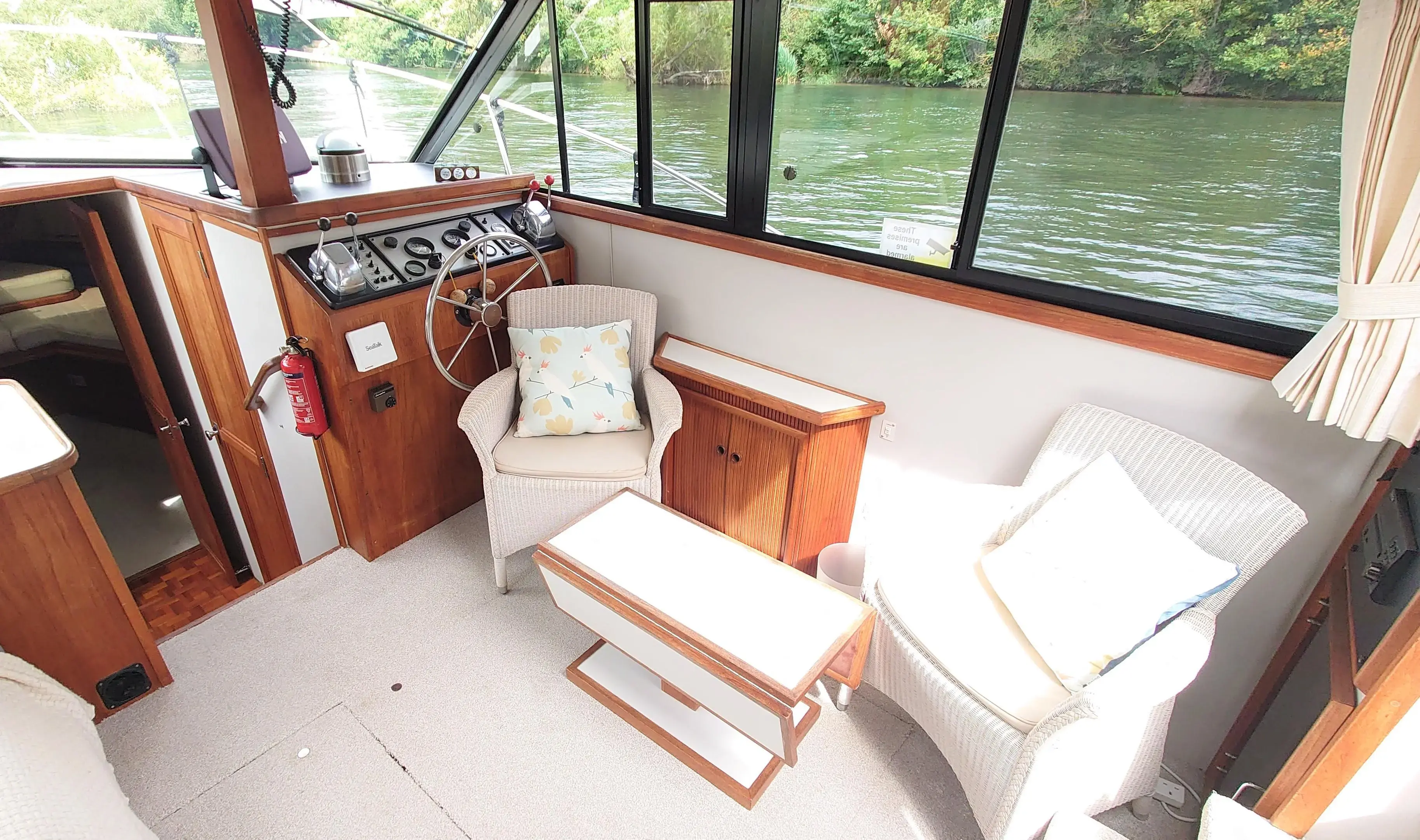 CARVER 32 AFT CABIN 1990