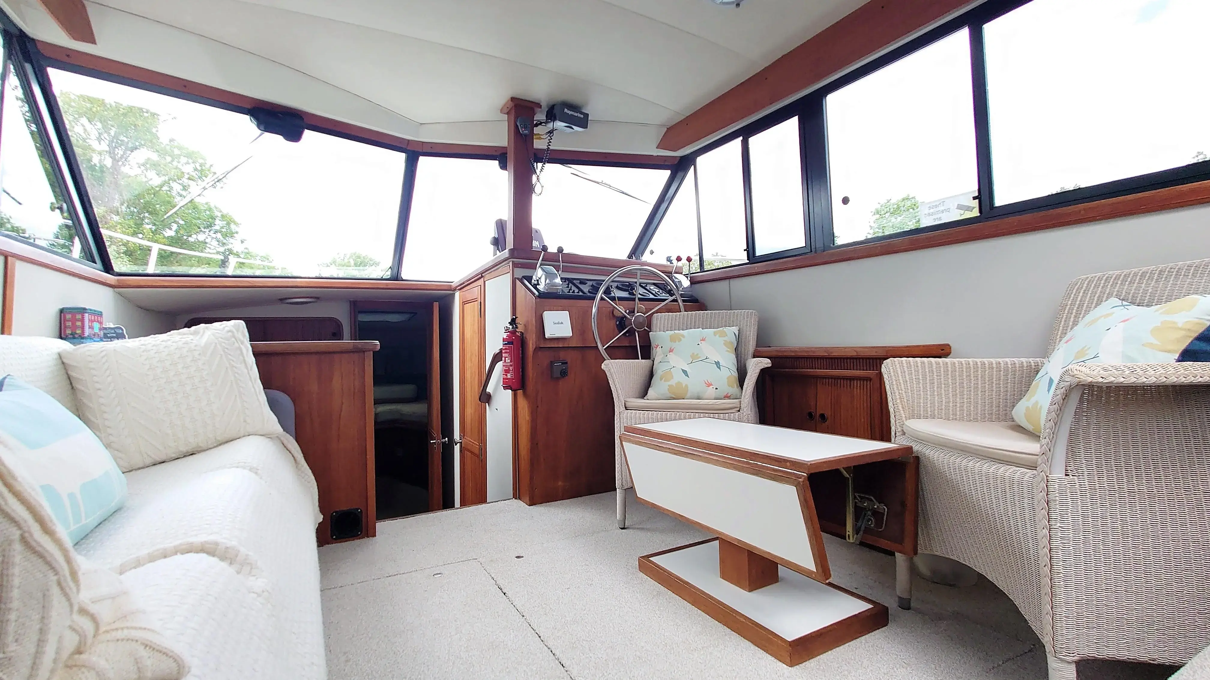 CARVER 32 AFT CABIN 1990