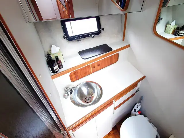 Carver 32 Aft Cabin