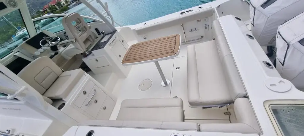 2022 Boston Whaler 285 conquest