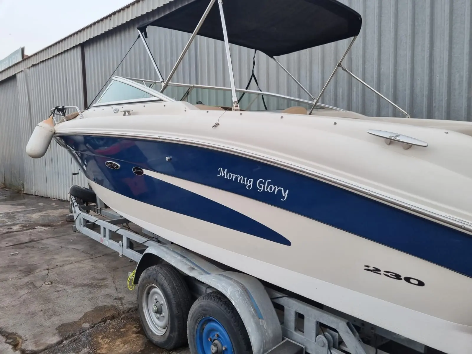 2001 Sea Ray 230 signature