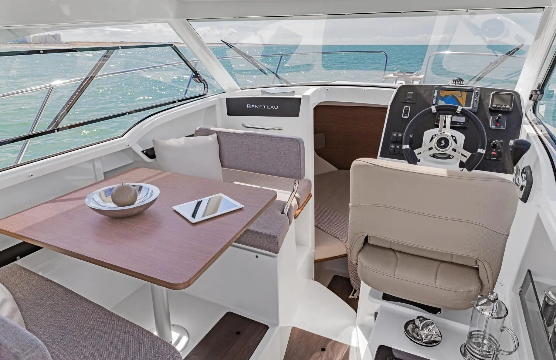 2023 Beneteau antares 8