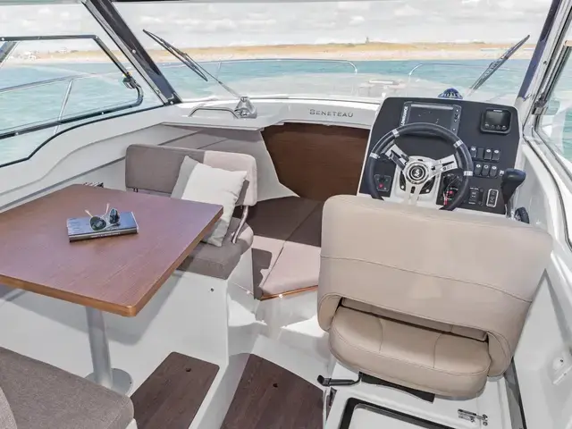 Beneteau Antares 7