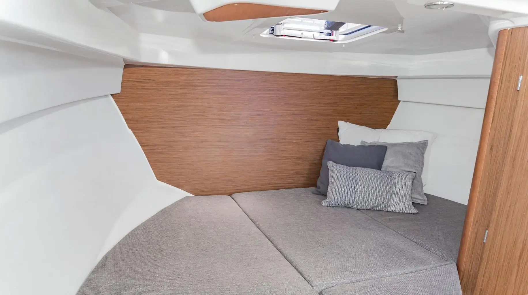 2023 Beneteau antares 7