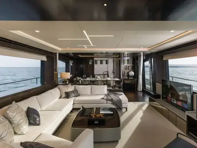 Sunseeker 88 Yacht