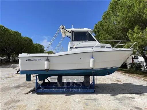 2001 Beneteau antares 620 fishing