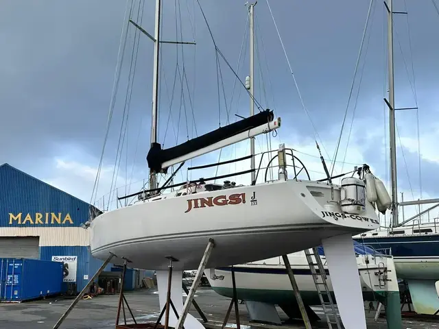 J Boats J-133