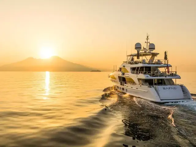 Benetti Classic 121