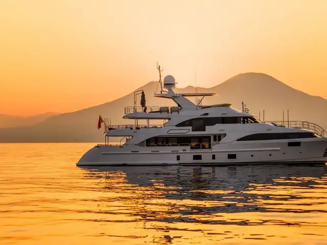 Benetti Classic 121